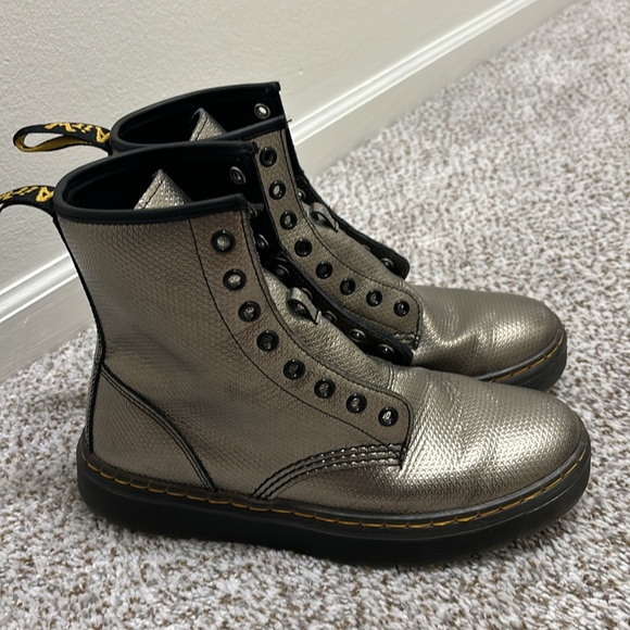 Dr. Marten metallic grey boots 7 - Picture 3 of 8